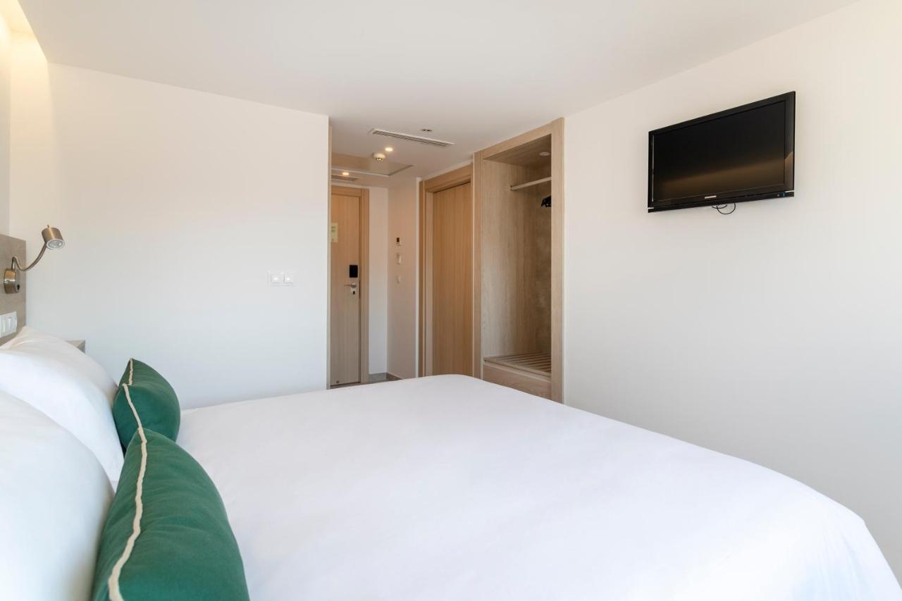 Halley Hotel & Apartments Affiliated By Melia Benidorm Exteriör bild