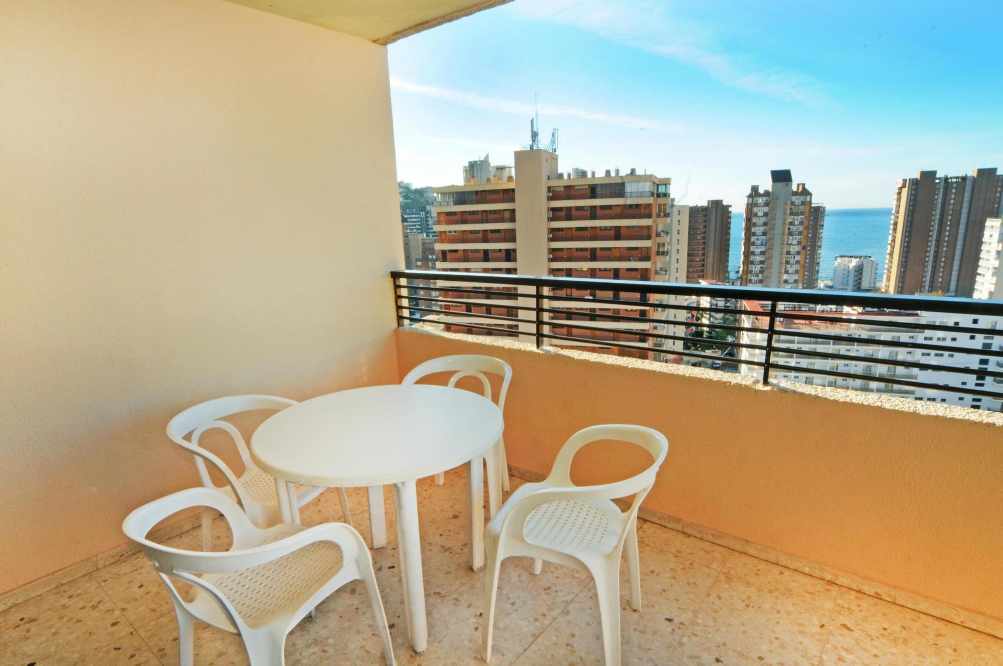 Halley Hotel & Apartments Affiliated By Melia Benidorm Exteriör bild