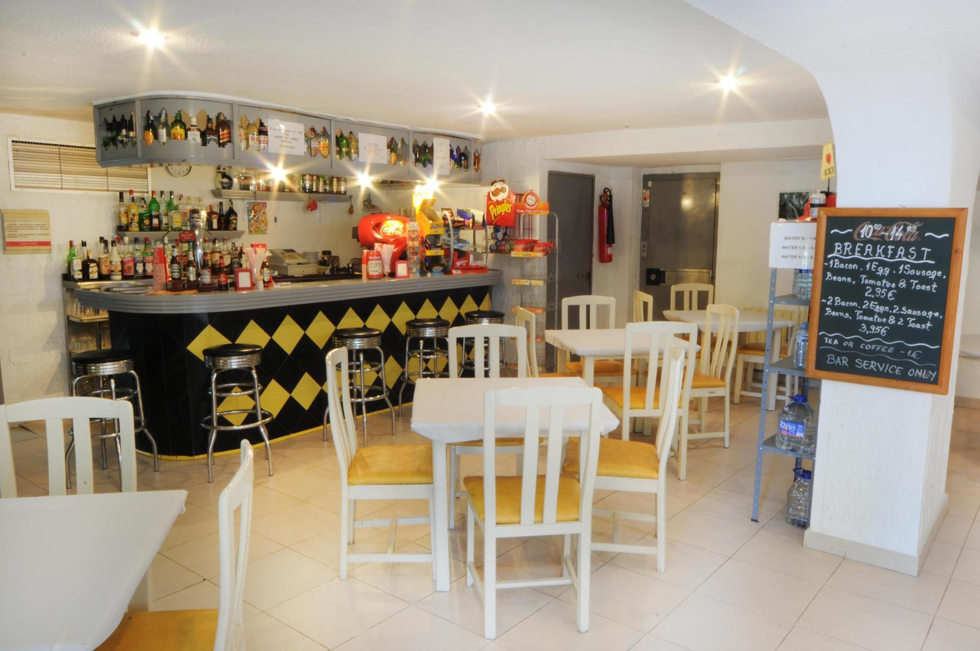 Halley Hotel & Apartments Affiliated By Melia Benidorm Exteriör bild