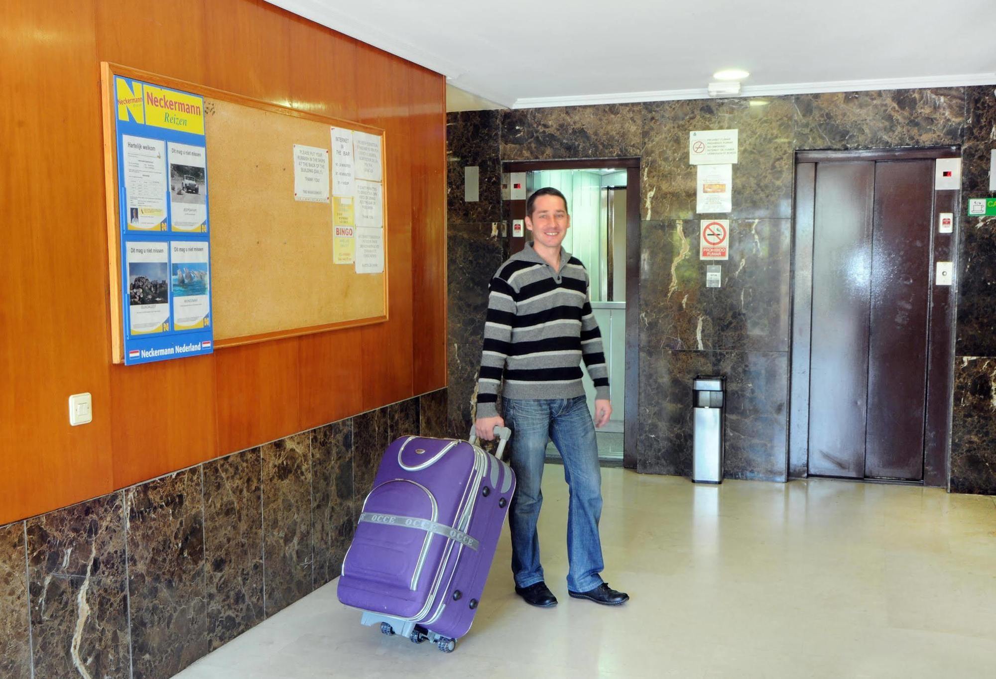 Halley Hotel & Apartments Affiliated By Melia Benidorm Exteriör bild
