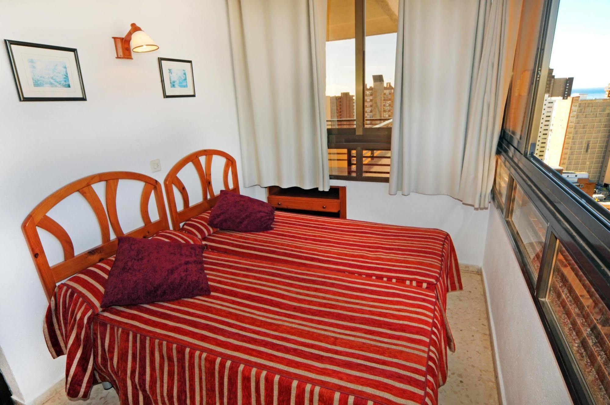 Halley Hotel & Apartments Affiliated By Melia Benidorm Exteriör bild