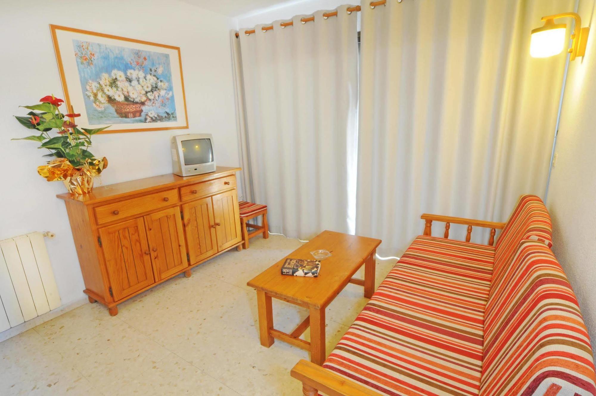 Halley Hotel & Apartments Affiliated By Melia Benidorm Exteriör bild